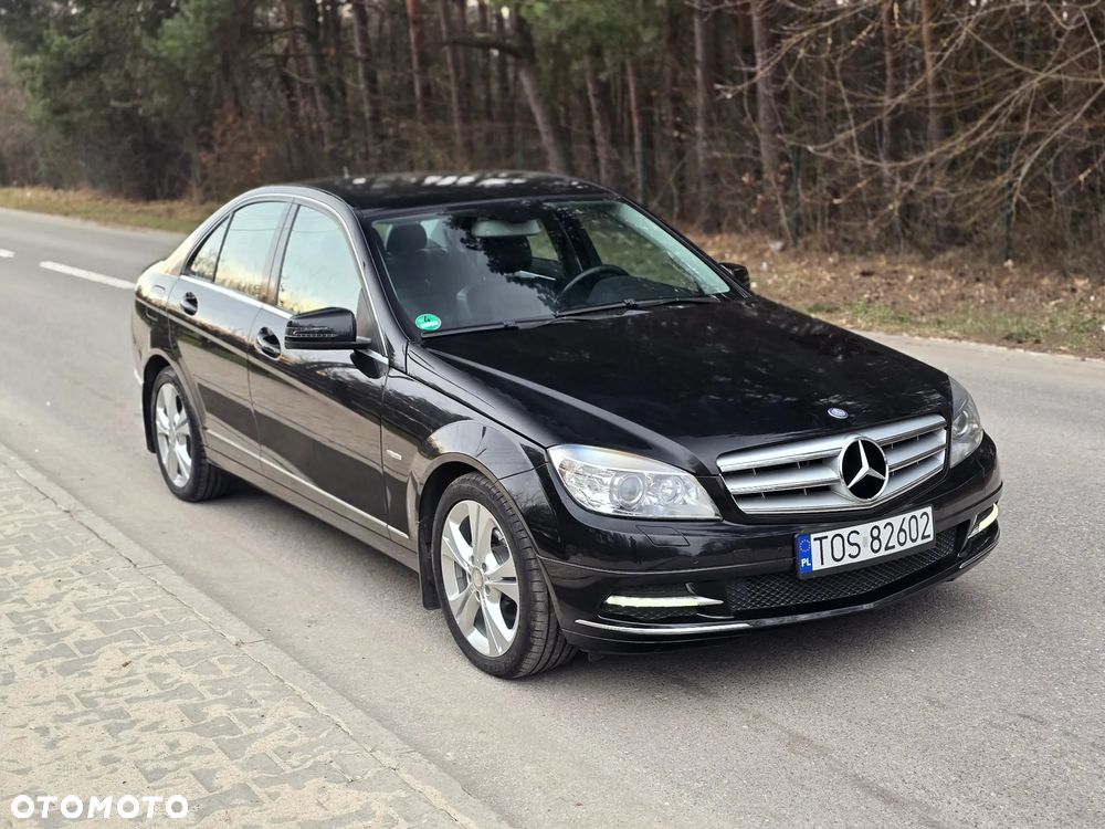 Mercedes-Benz Klasa C 180 CGI Automatik BlueEFFICIENCY Avantgarde - 12