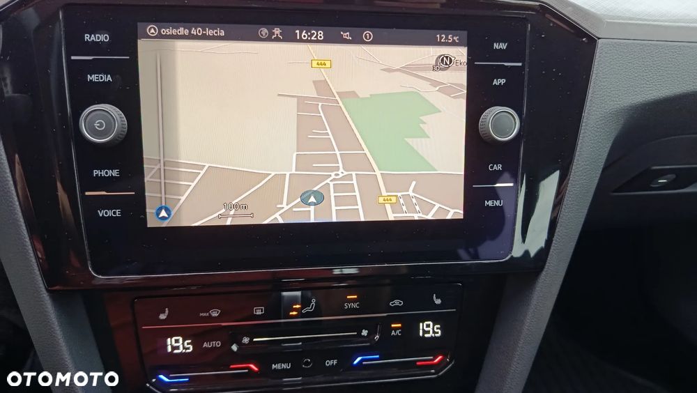 Volkswagen Passat 2.0 TDI SCR DSG - 10