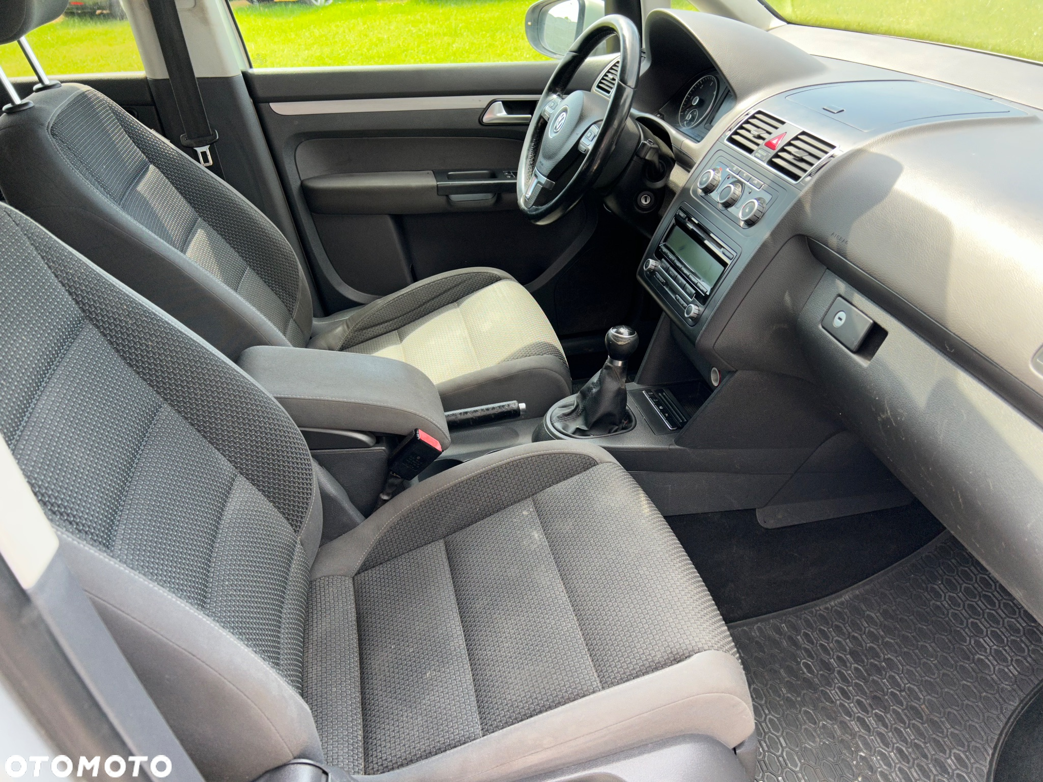 Volkswagen Touran - 10