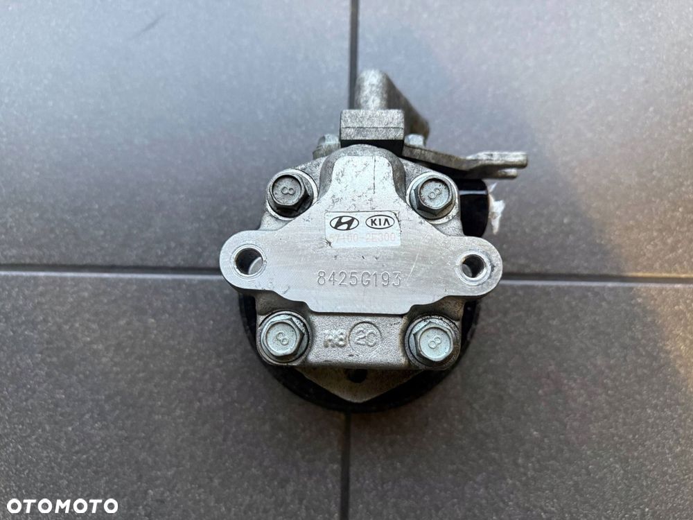 POMPA WSPOMAGANIA 2.0 CRDI KIA HYUNDAI 57100-2E300 - 1