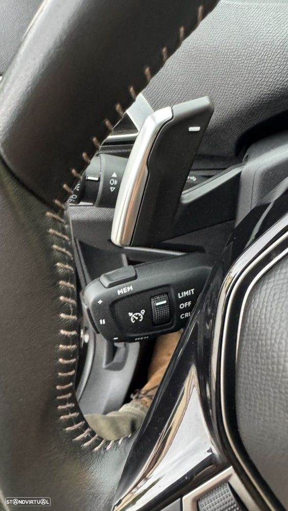 Peugeot 3008 1.2 PureTech Allure EAT8 - 24