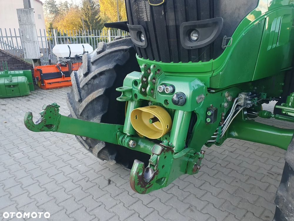 John Deere 6210 R - 9