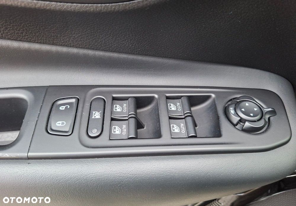 Jeep Renegade - 26