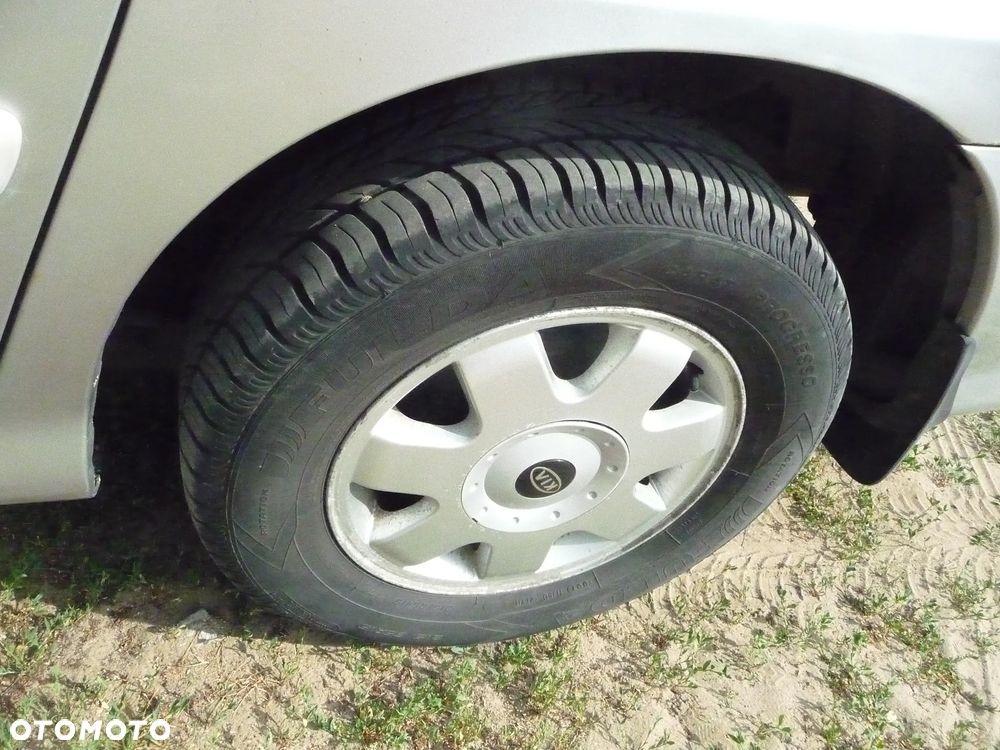 Kia Carnival - 10