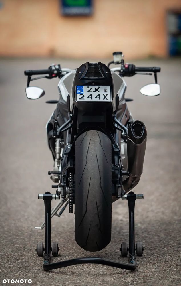 BMW S - 11