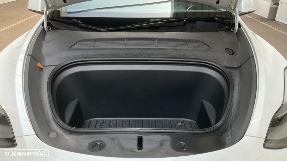 Tesla Model Y Long Range Dual Motor AWD - 5