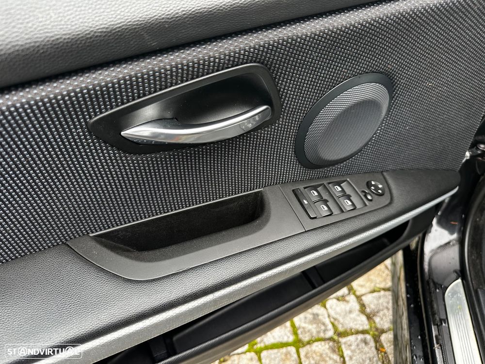 BMW 320 d Touring Navigation - 34