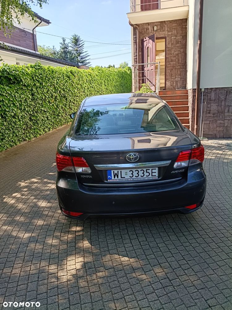 Toyota Avensis - 1
