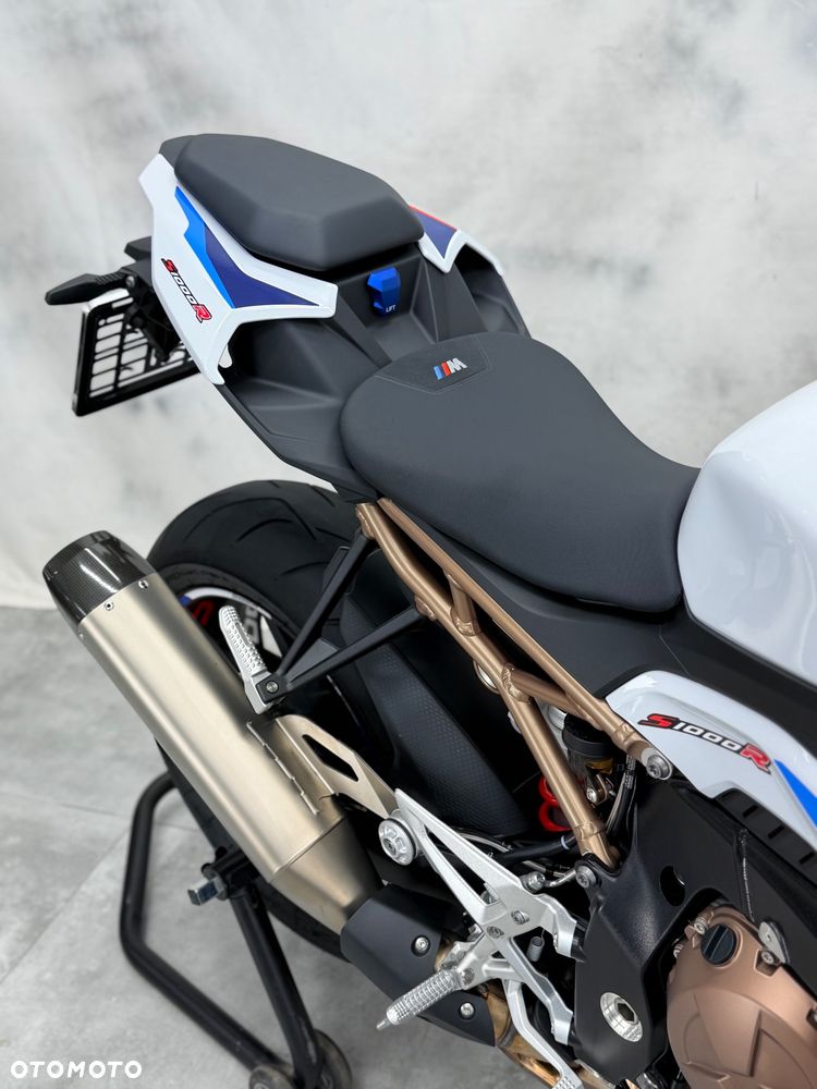 BMW S - 11