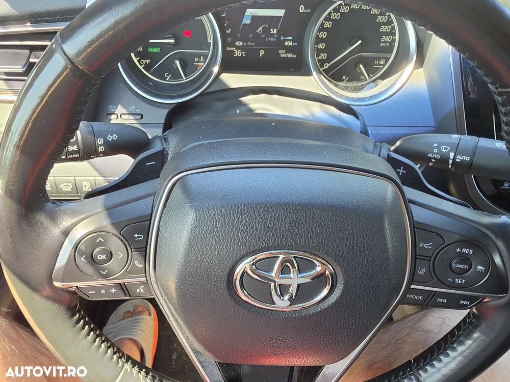 Toyota Camry 2.5 Exclusive - 23