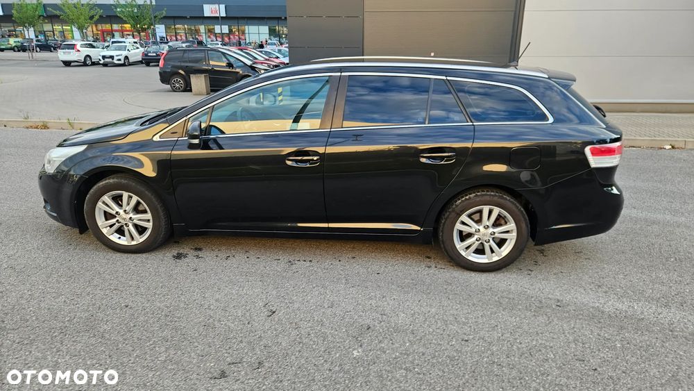 Toyota Avensis 2.0 D-4D Premium - 20