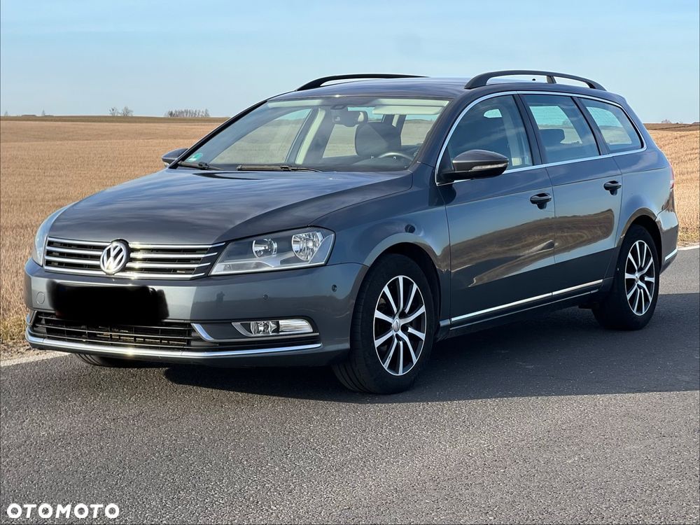 Volkswagen Passat - 1