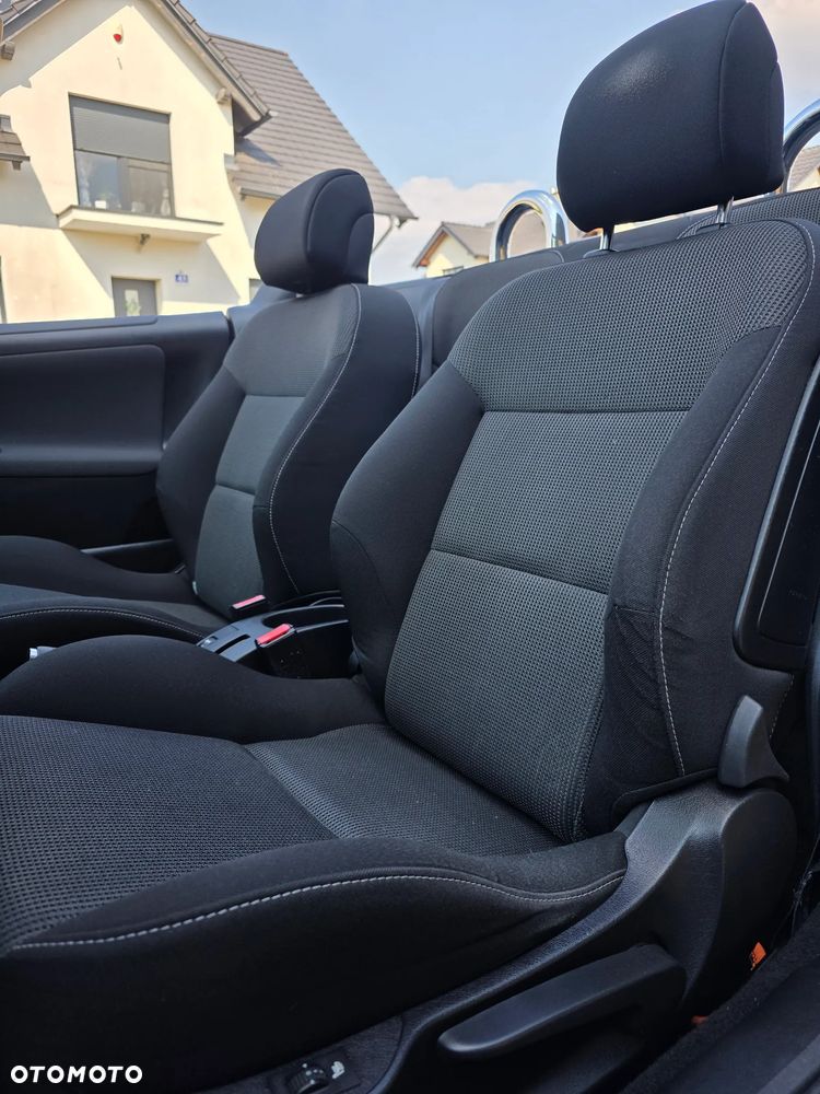 Peugeot 207 CC 1.6 Intense - 17