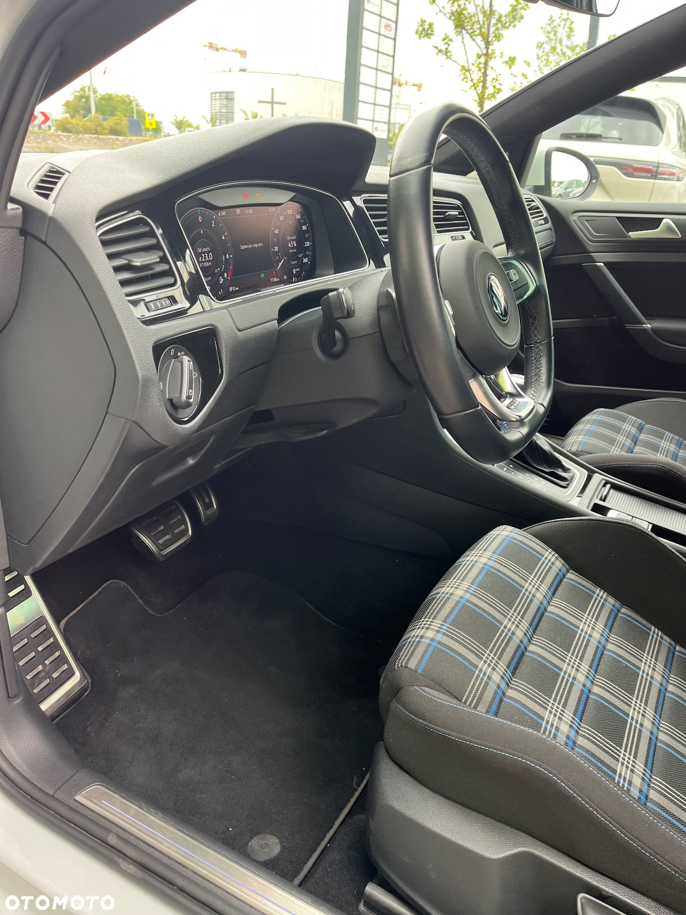 Volkswagen Golf 1.5 eHybrid OPF DSG Edition 50 - 11