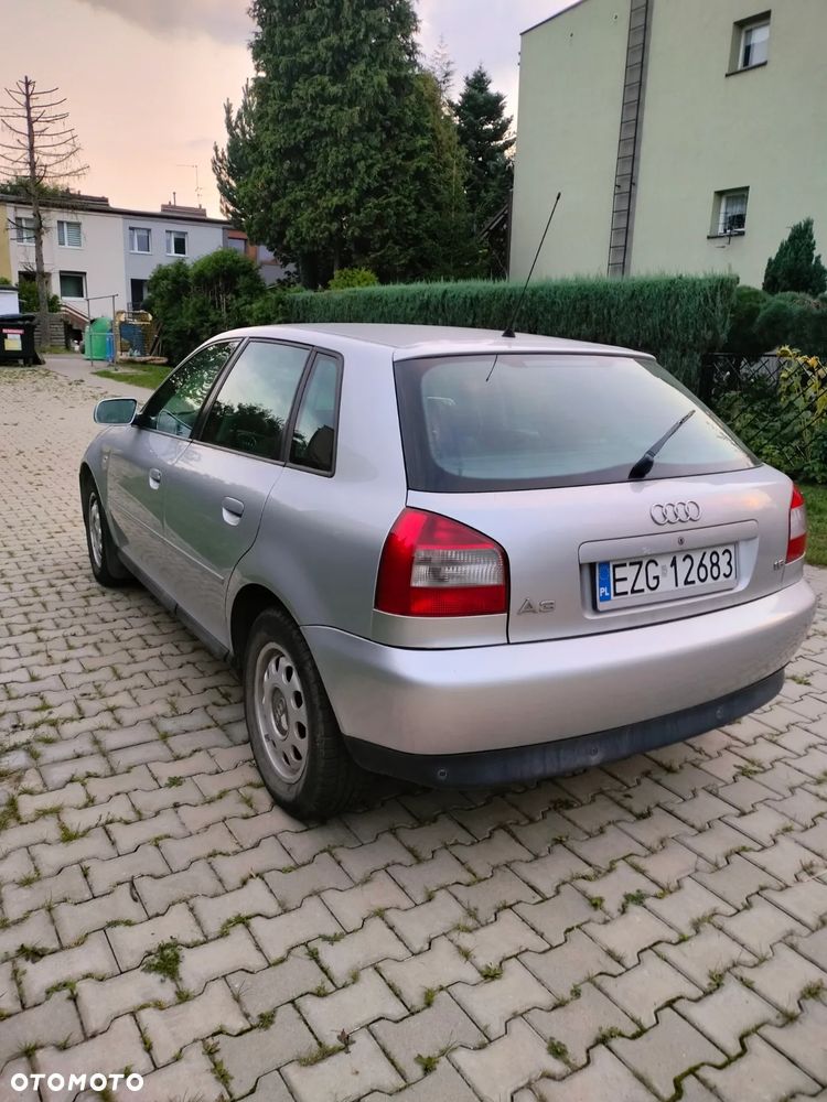 Audi A3 1.6 Ambiente - 4