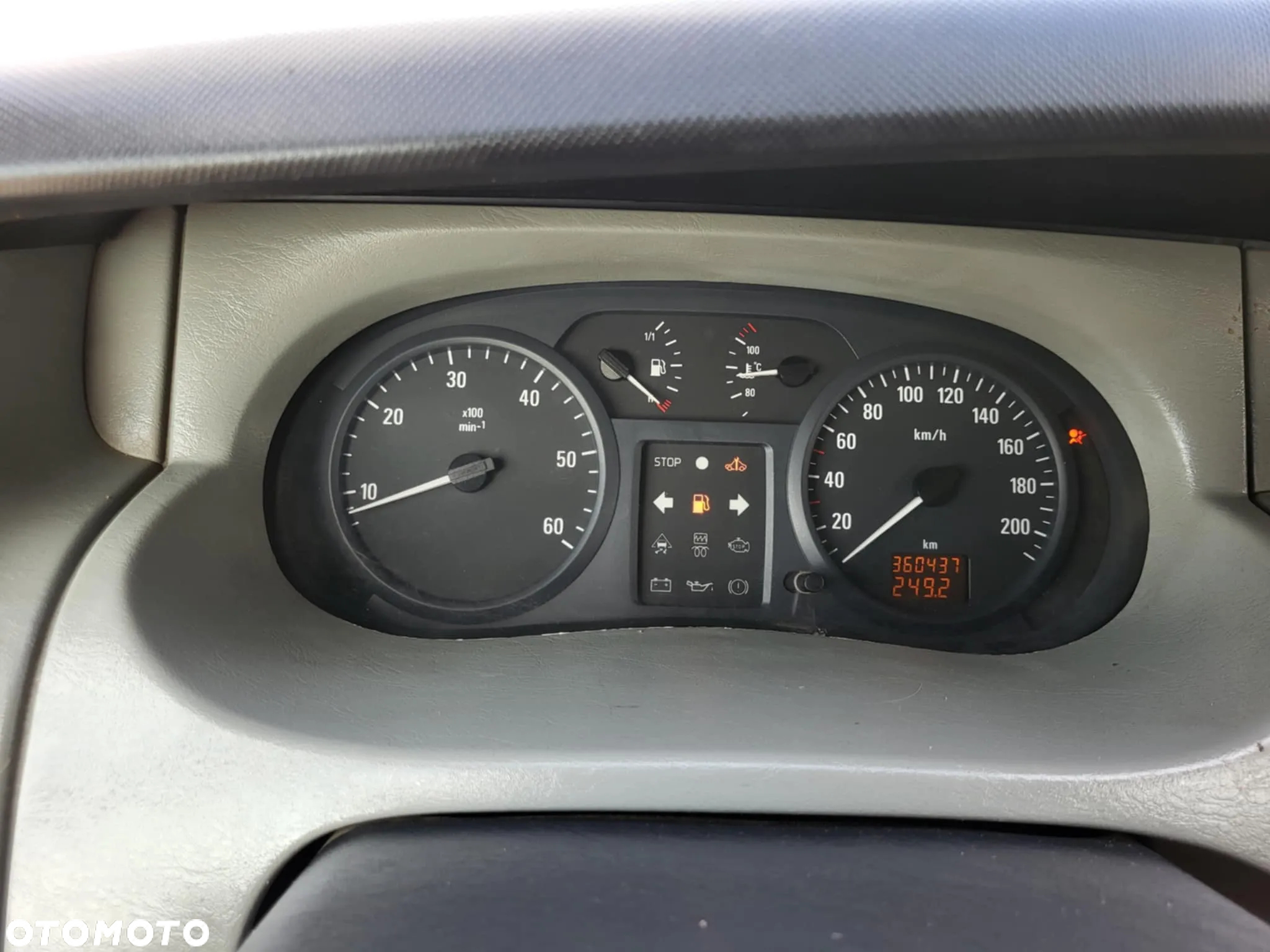 Opel Vivaro - 18