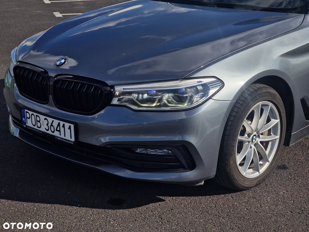 BMW Seria 5 525d Sport Line - 11