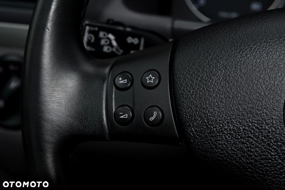 Volkswagen Touran 1.4 TSI DSG Conceptline - 24