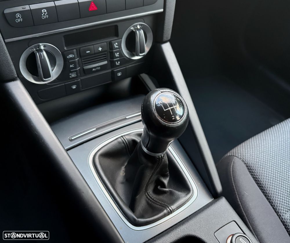 Audi A3 Sportback 1.6 TDI Attraction Business Line - 11