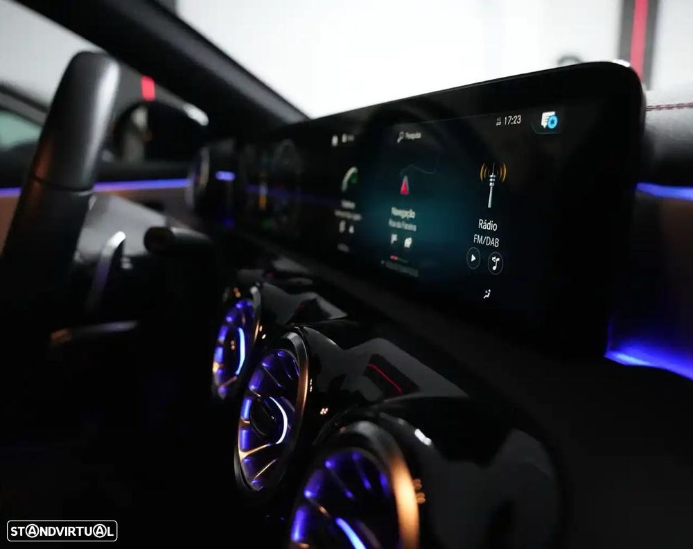 Mercedes-Benz CLA 250 e Shooting Brake AMG Line - 24