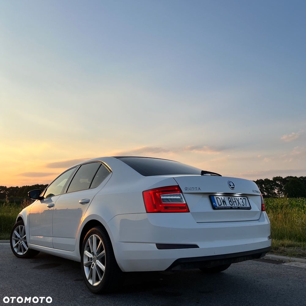 Skoda Octavia 2.0 TDI Style DSG - 22