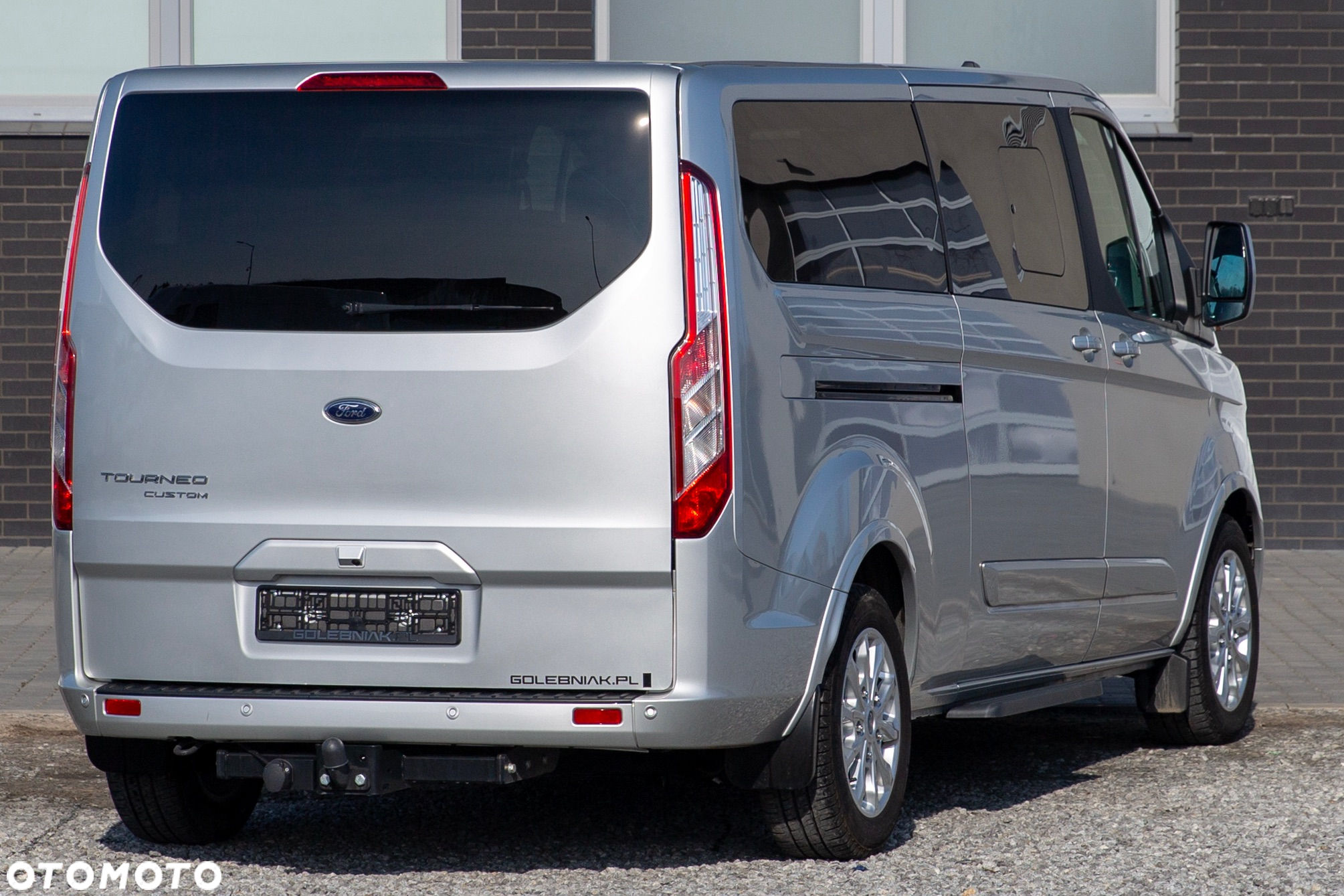 Ford Tourneo Custom - 2