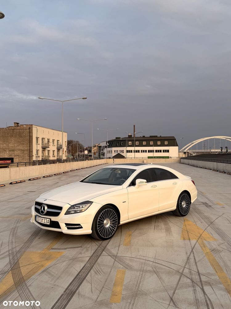 Mercedes-Benz CLS 500 BlueEffICIENCY - 16