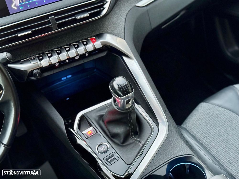 Peugeot 3008 1.2 PureTech Allure - 34