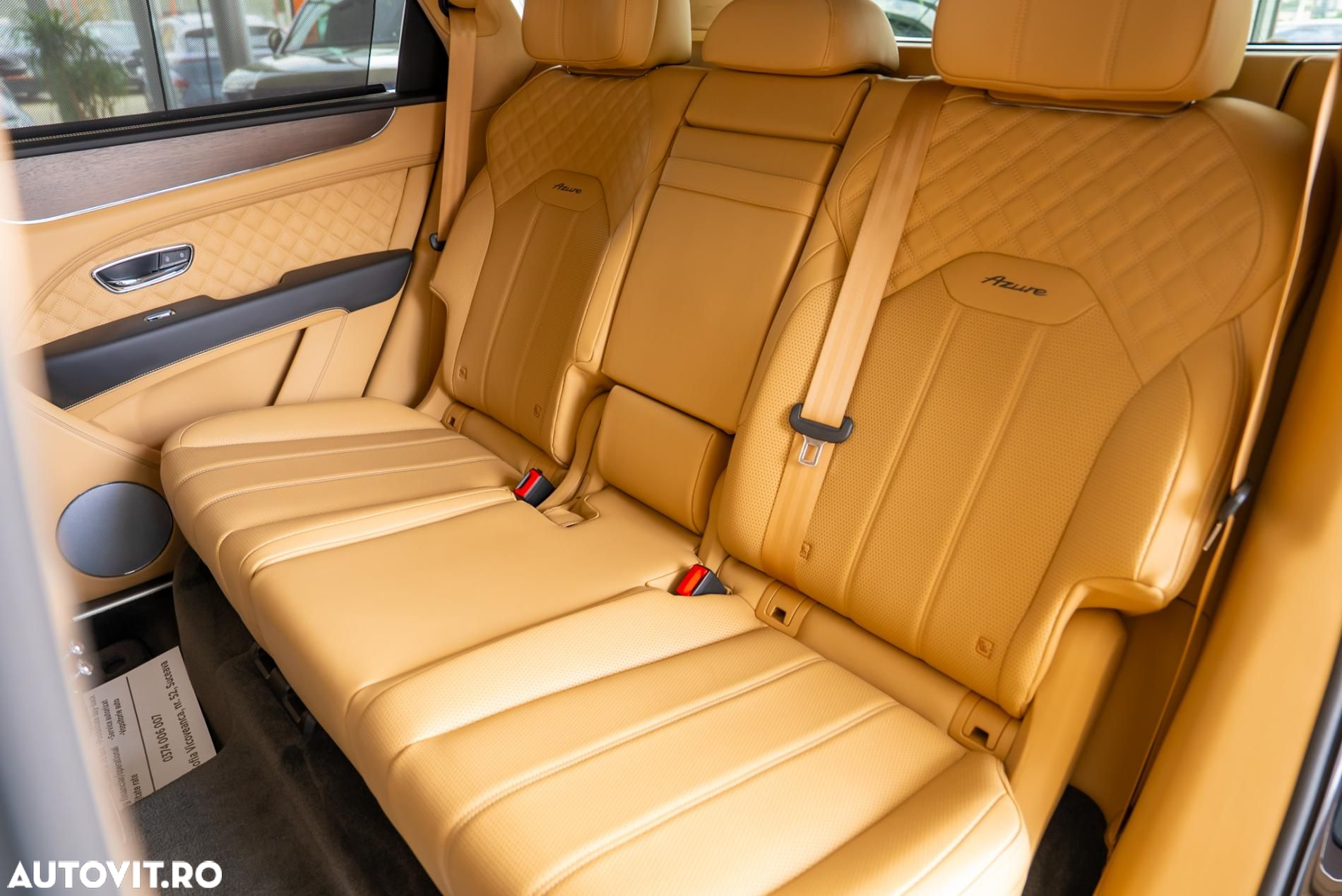 Bentley Bentayga Azure - 22