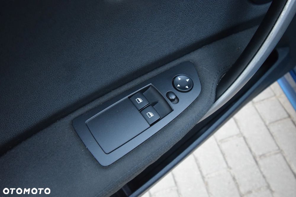 BMW Seria 1 116i - 23