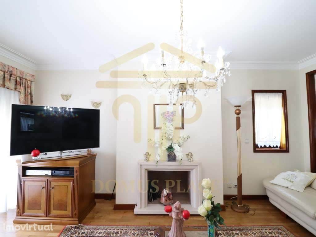 Moradia com Cave, Piscina e Terreno de 1878m² - Lavra
Vendida tota... - Grande imagem: 4/47