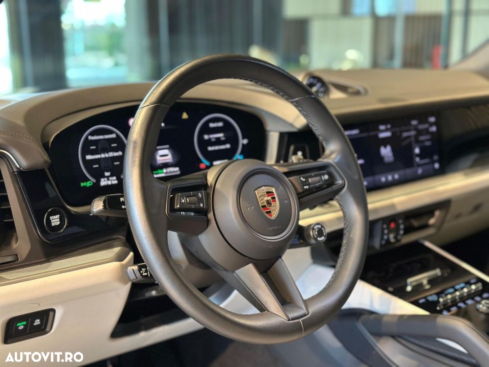 Porsche Cayenne - 19
