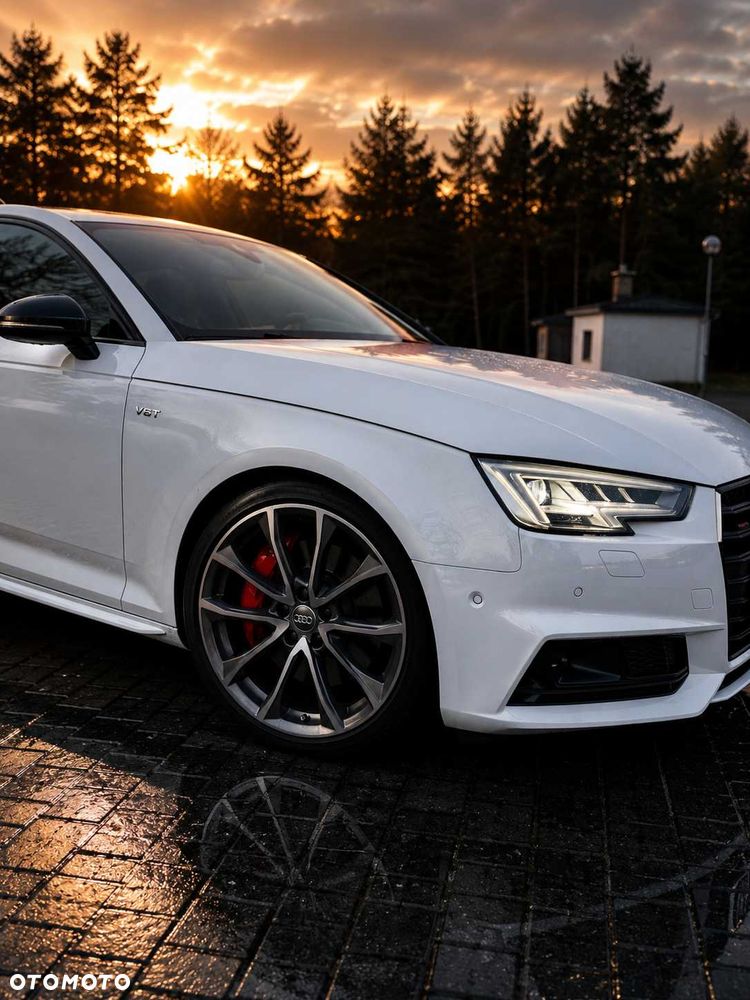 Audi S4 Avant - 1