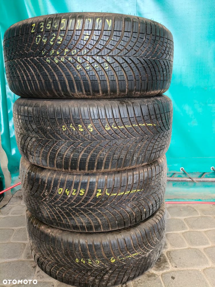 235/45R18 98Y - Goodyear Vector 4Season GEN III - 7mm Komplet 2025r. - 1