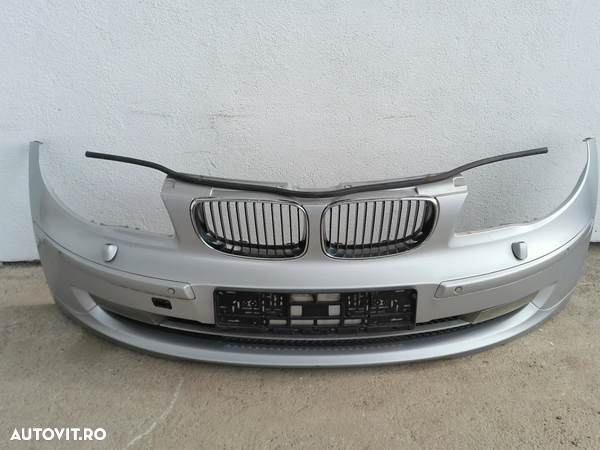 Bara fata facelift BMW Seria 1/E81-E87 cu spalator far + senzori