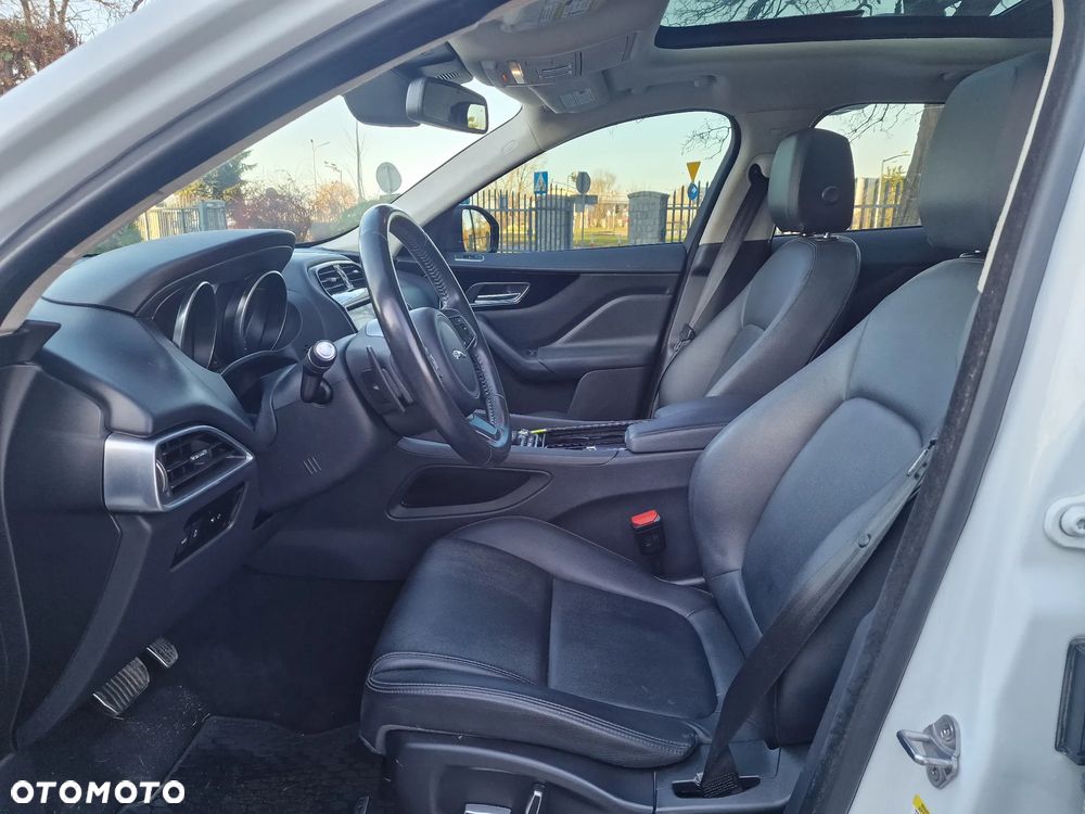 Jaguar F-Pace 2.0 i4P AWD Prestige - 23