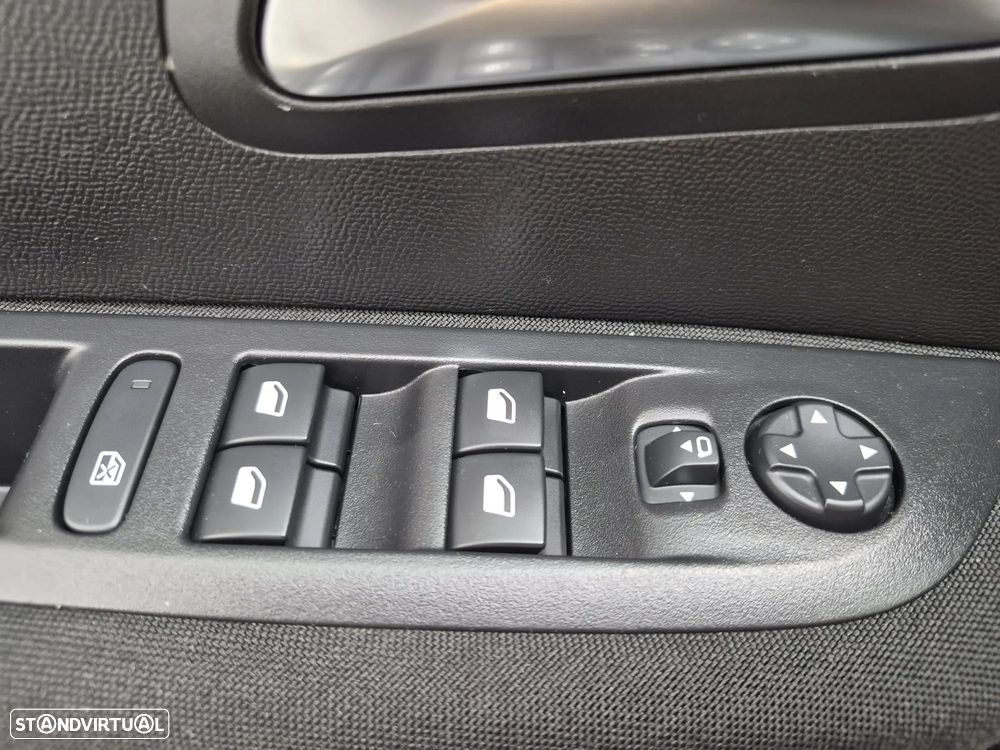Peugeot 208 1.2 PureTech Active Pack - 23