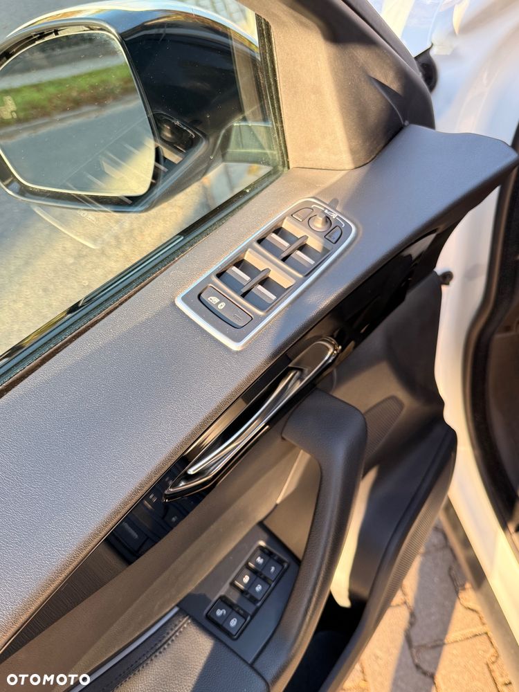 Jaguar F-Pace 25t AWD Prestige - 18