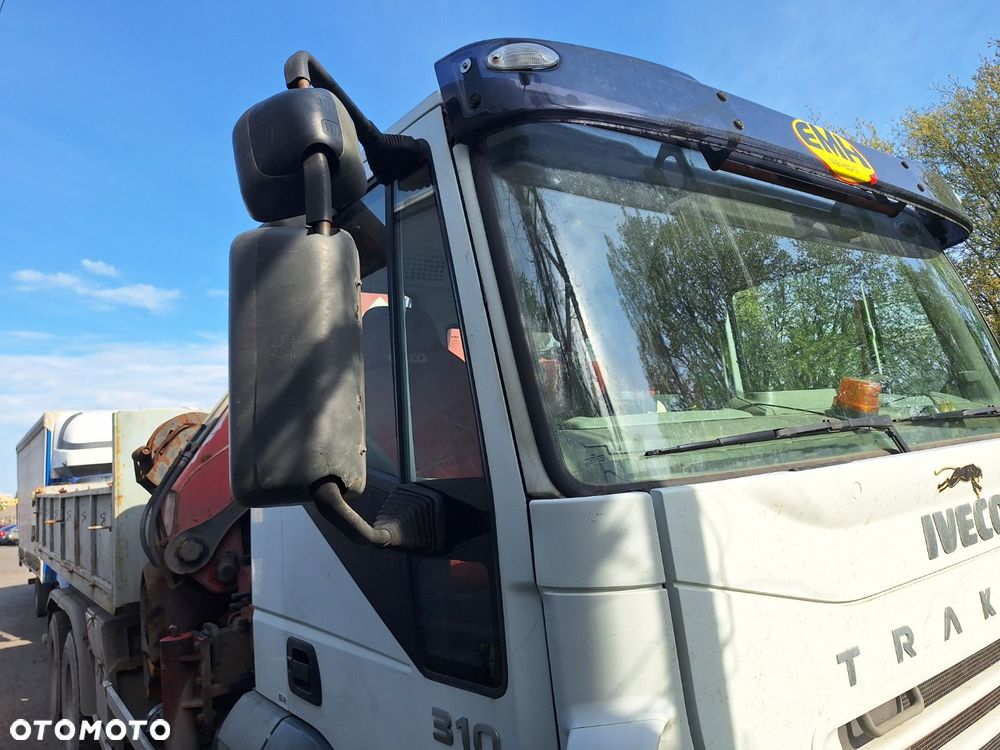 Iveco Trakker 310 6X4 + Hr Fassi F 220 - 26