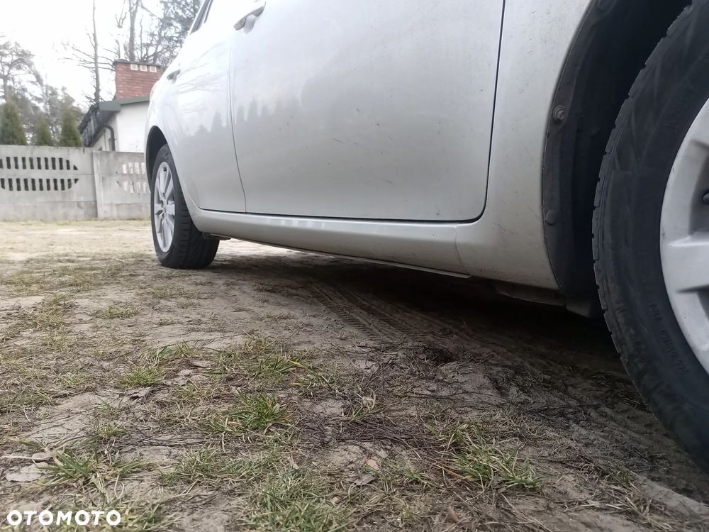 Toyota Auris 1.6 VVT-i Executive - 5