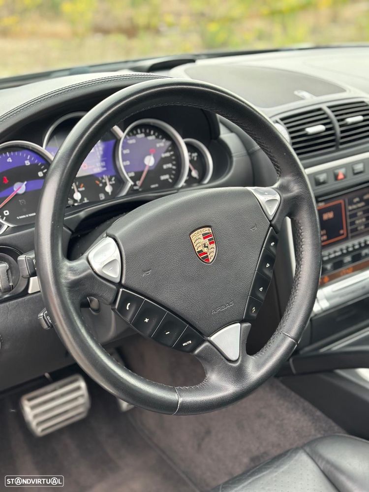 Porsche Cayenne Turbo - 18