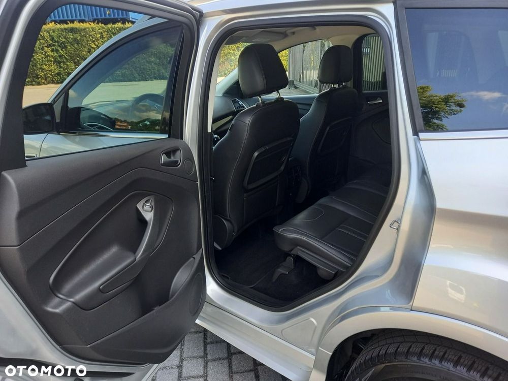 Ford Kuga 2.0 TDCi 2x4 Titanium - 24