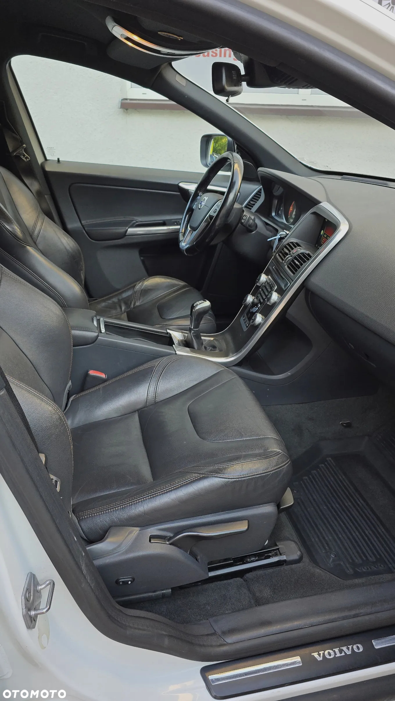 Volvo XC 60 D4 Momentum Pro - 19