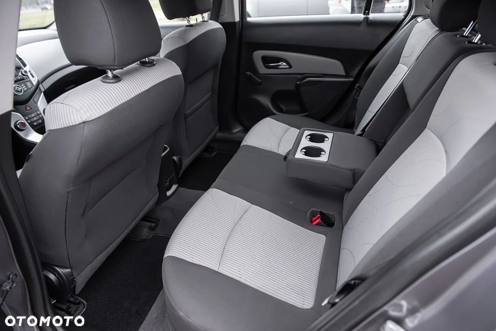 Chevrolet Cruze - 23