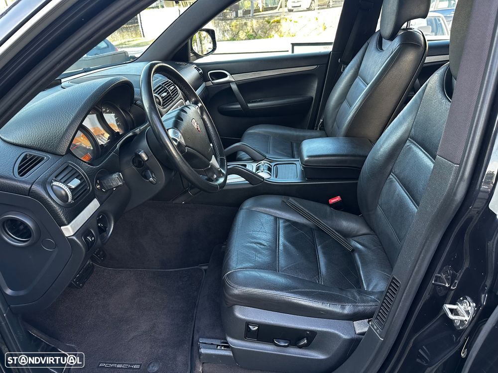 Porsche Cayenne Tiptronic - 16