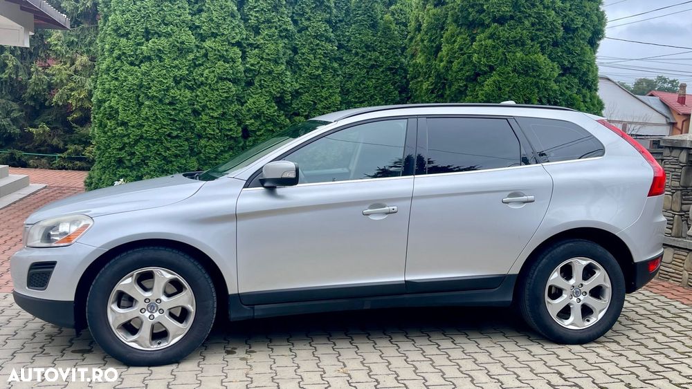 Volvo XC 60 2.4D AWD Momentum - 11
