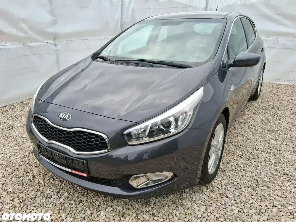 Kia Ceed 1.6 GDI Fifa World Cup Edition - 3