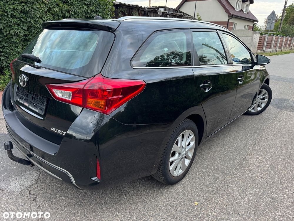 Toyota Auris 1.6 Valvematic Executive - 3