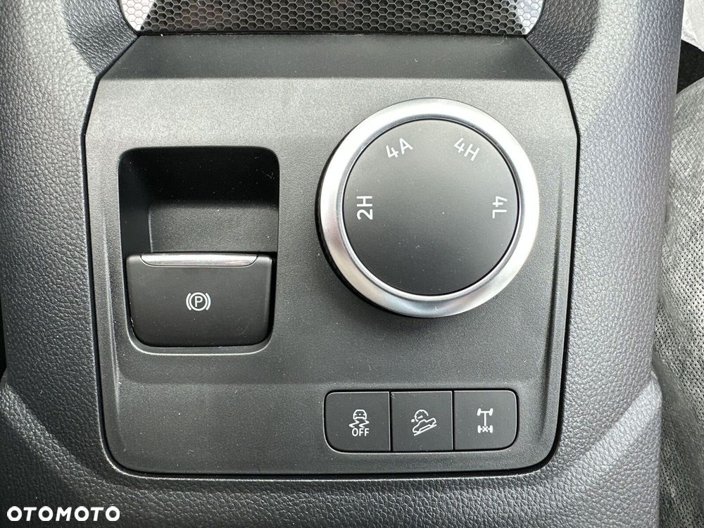 Volkswagen Amarok - 33