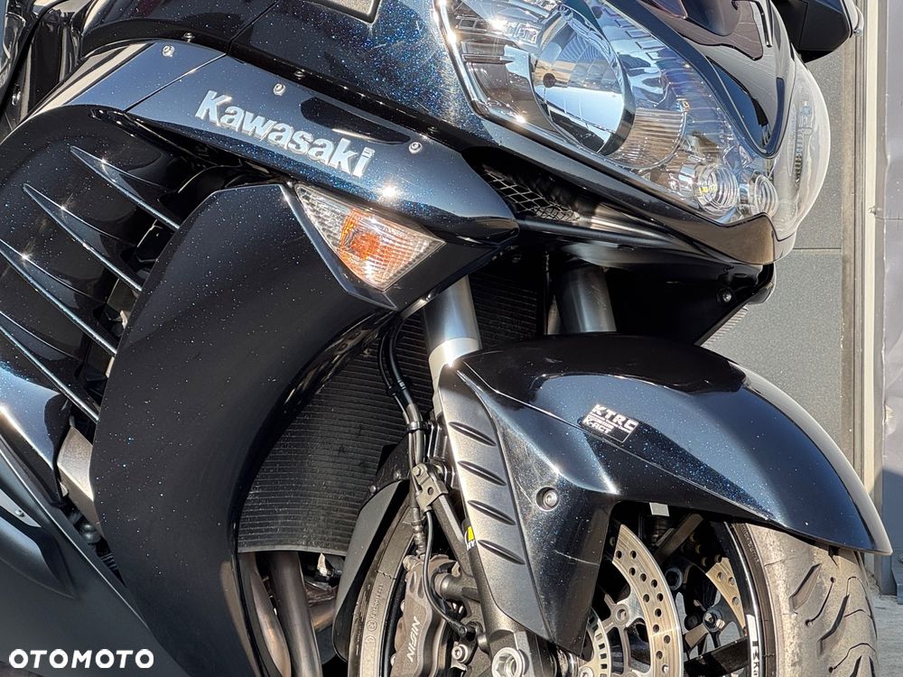 Kawasaki GTR - 4